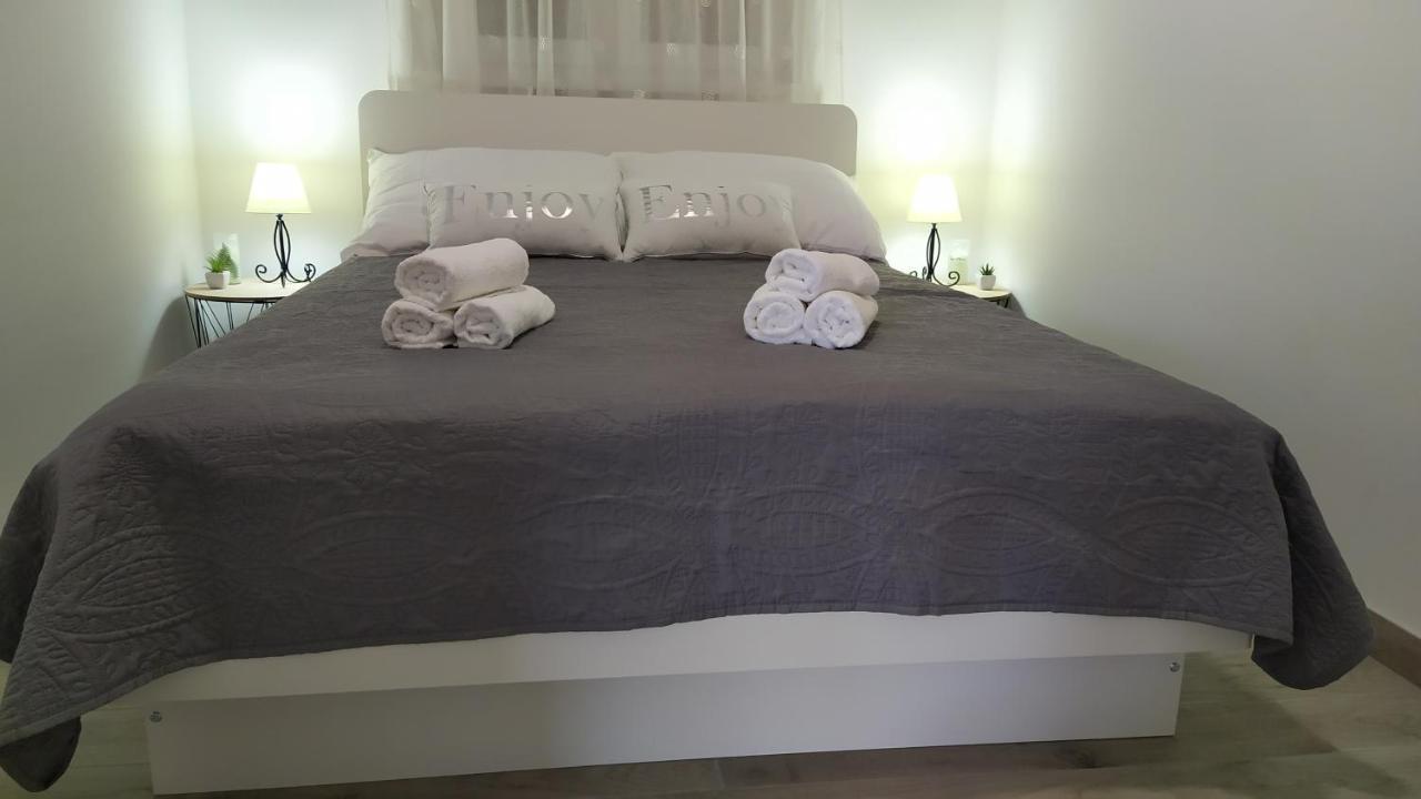 Urban Apartment Vukic Trogir Exterior foto